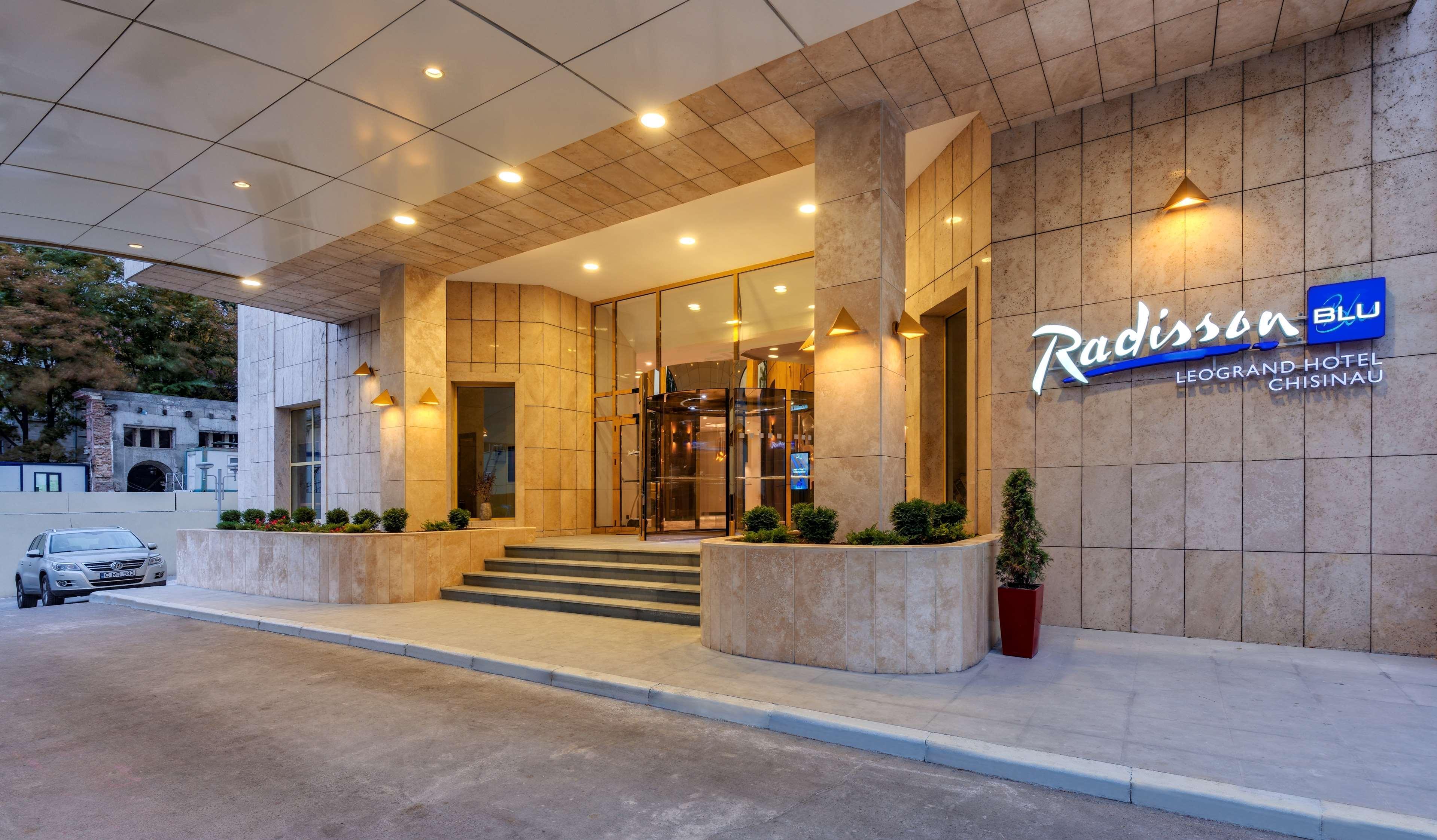 Radisson Blu Leogrand Hotel Chisinau Exterior photo